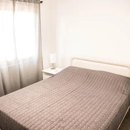 Apartment Lovely One Bedroom With View
