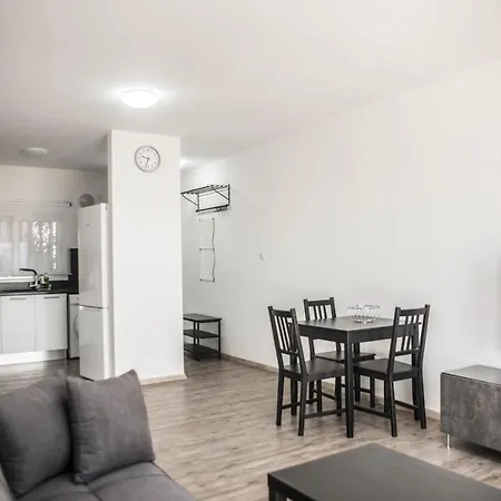 Lovely One Bedroom With View Appartement Kissonerga