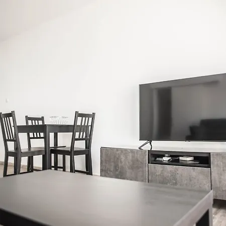 Lovely One Bedroom With View Appartement *