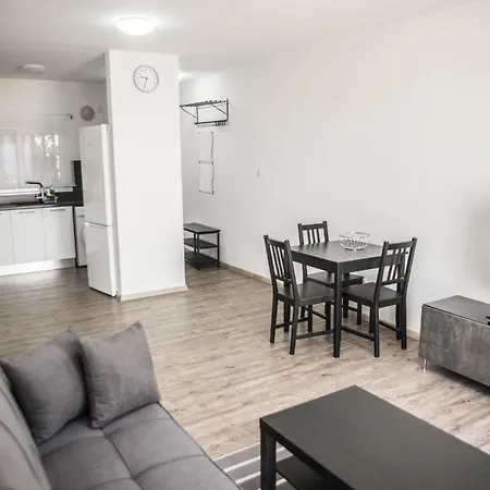 Lovely One Bedroom With View