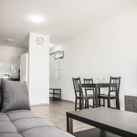 Appartamento Lovely One Bedroom With View Kissonerga