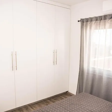 Lovely One Bedroom With View Appartement *