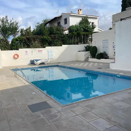 Lovely One Bedroom With View *