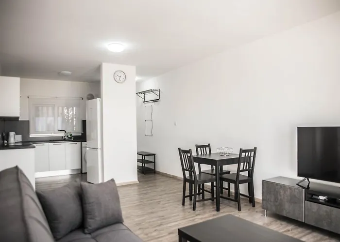 Lovely One Bedroom With View Apartment Kissonerga