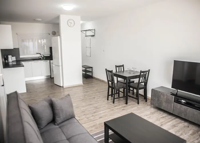 Lovely One Bedroom With View