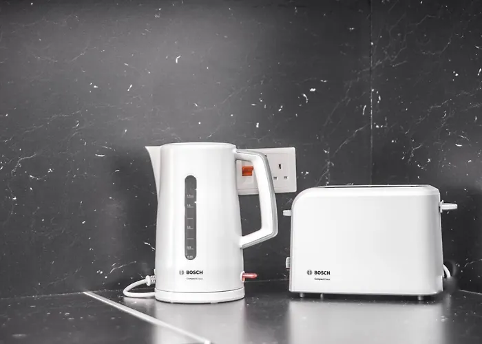 Lovely One Bedroom With View Apartment *