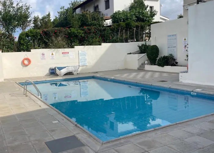 Lovely One Bedroom With View *